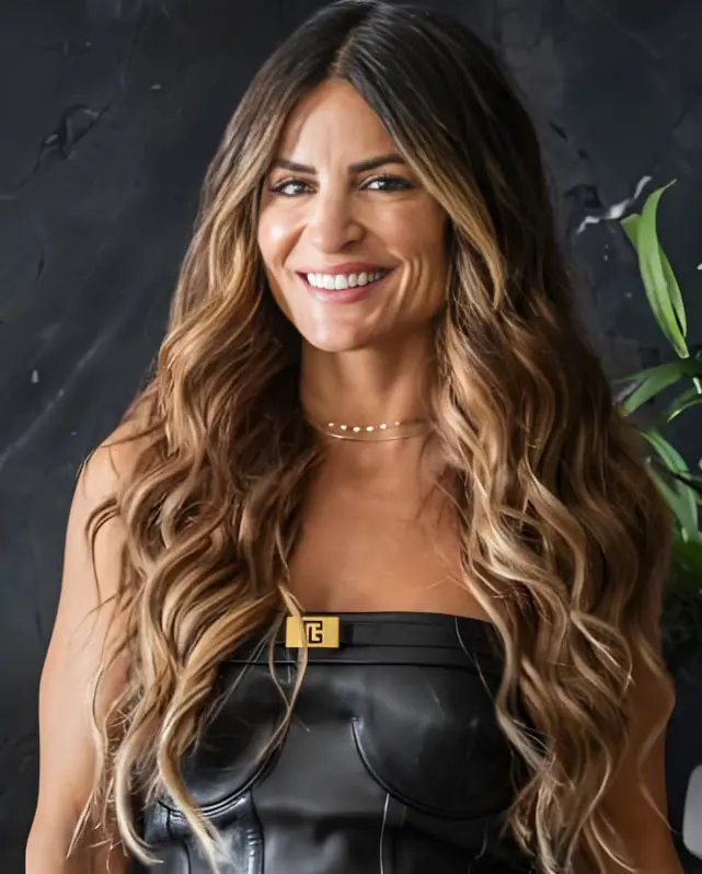 《罪恶之城》：黑白影像下的暴力美学，硬汉与美女的末日狂欢